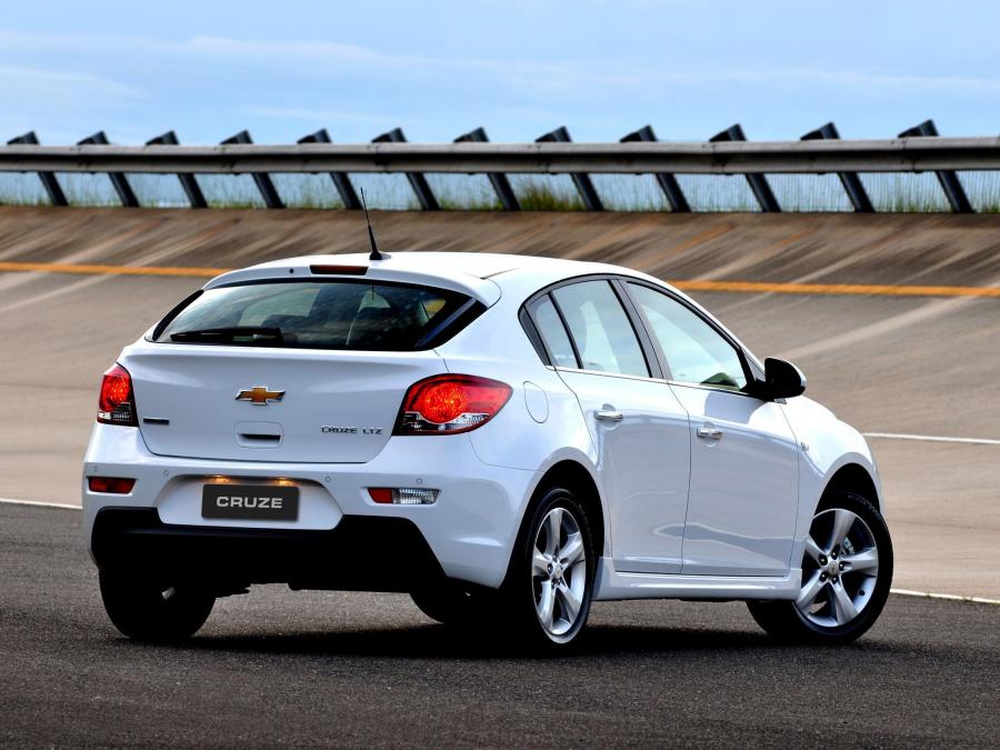  Chevrolet Cruze Sport6 2012 года  (фото 3 из 63)